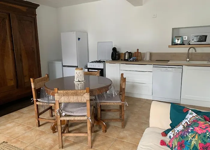 La Maison De Juliette Nyaraló Arrout